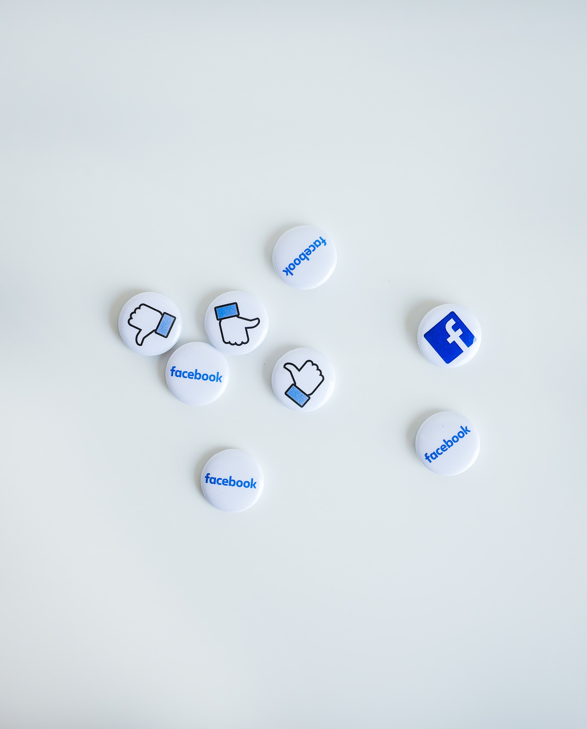 Illustration de l'article du blog de Simon qui développe des Stratégie marketing à petit budget numéro 2 : Utilisez la puissance des réseaux sociaux à votre avantage