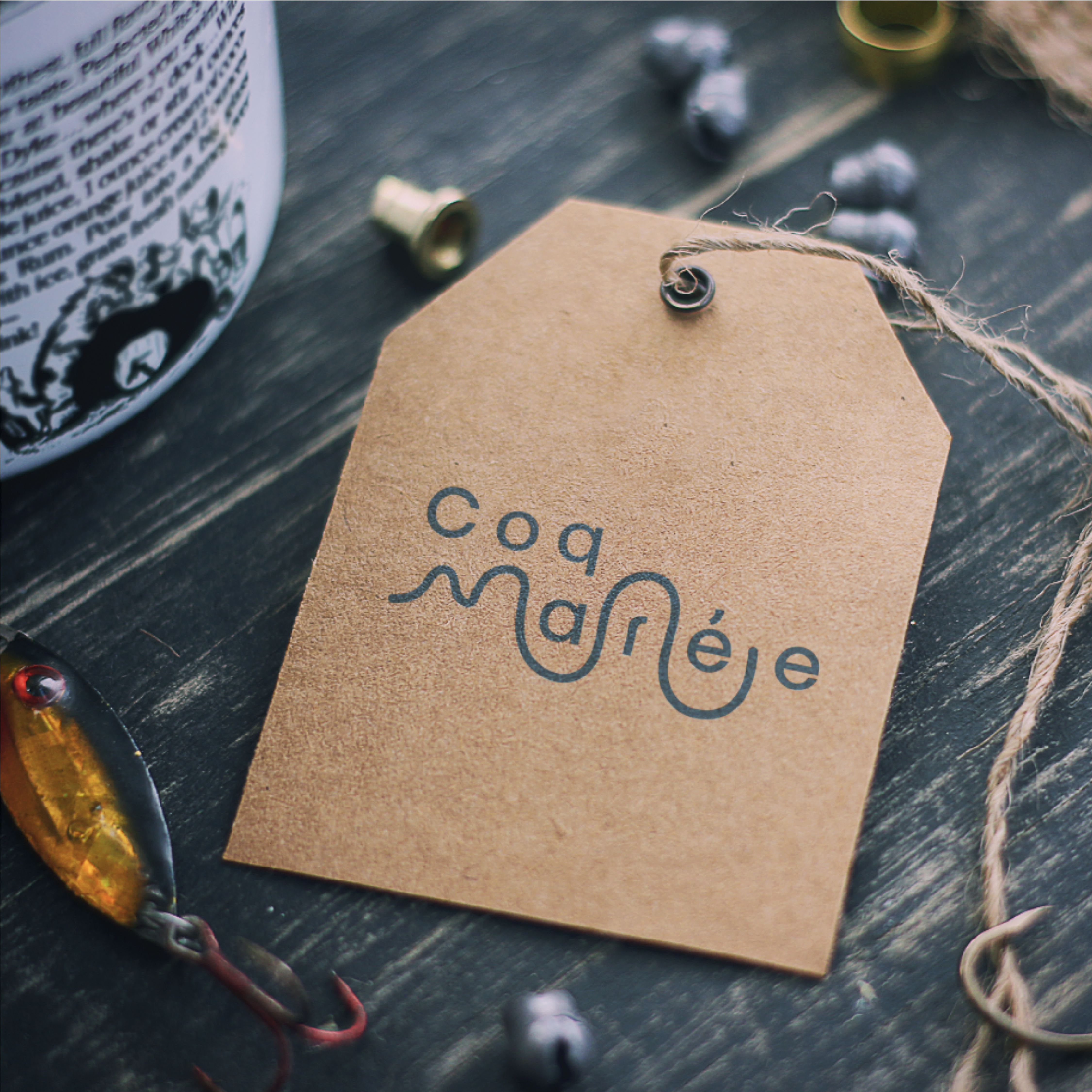 étiquette application de la charte graphique d'une marque de pêche réalisée par l'équipe graphique de Simon, solution graphique par abonnement mensuel à prix fixe et sans engagement