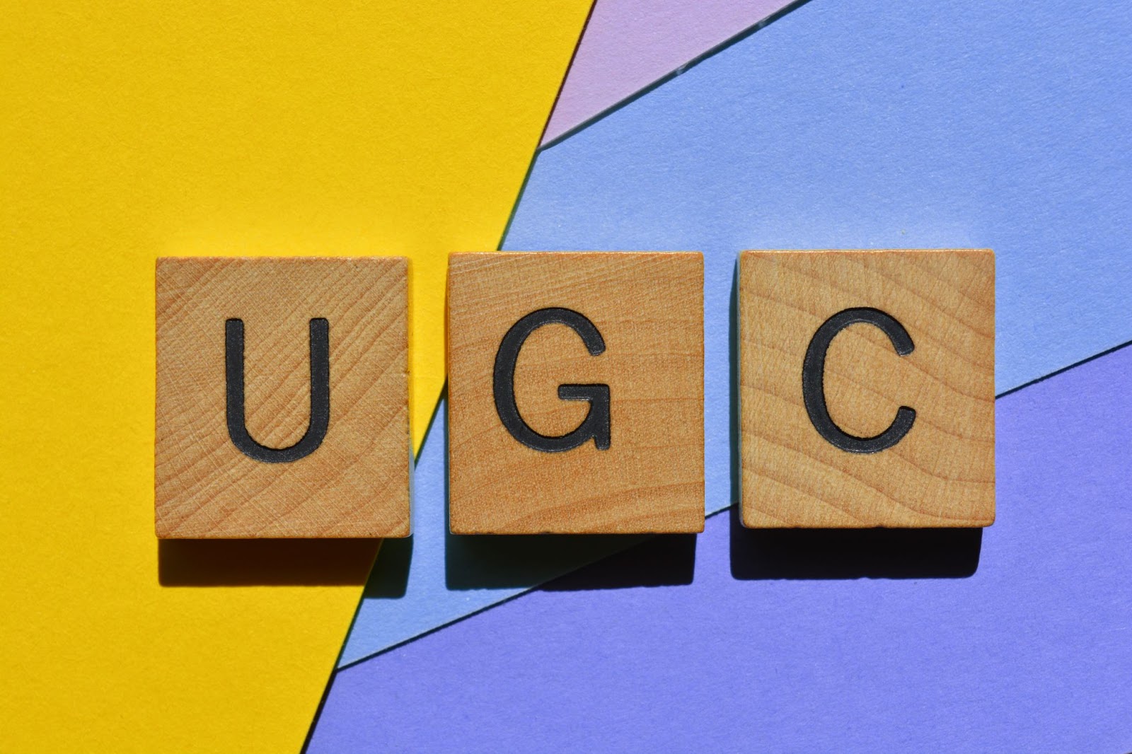 Article sur le blog de Heysimon (blog sur le marketing, la communication et le design) qui aborde l'UGC. Qu'est-ce qu'un UGC, à quoi est-ce que cela sert et comment appliquer correctement une stratégie UGC ? Cet article permet de comprendre l'approche UGC (user generated content).