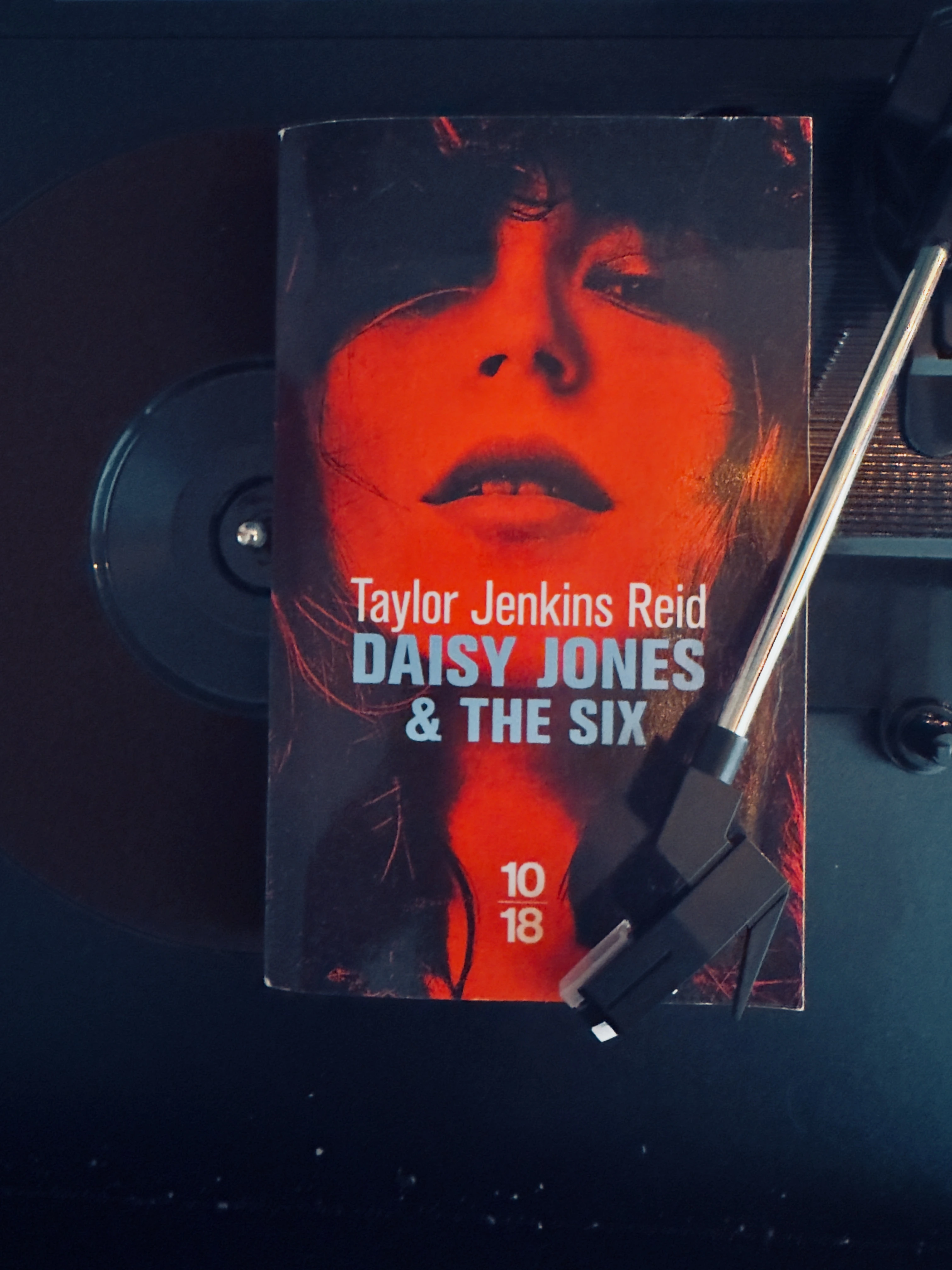 Couverture du livre Daisy Jones and the Six de Taylor Jenkins Reid