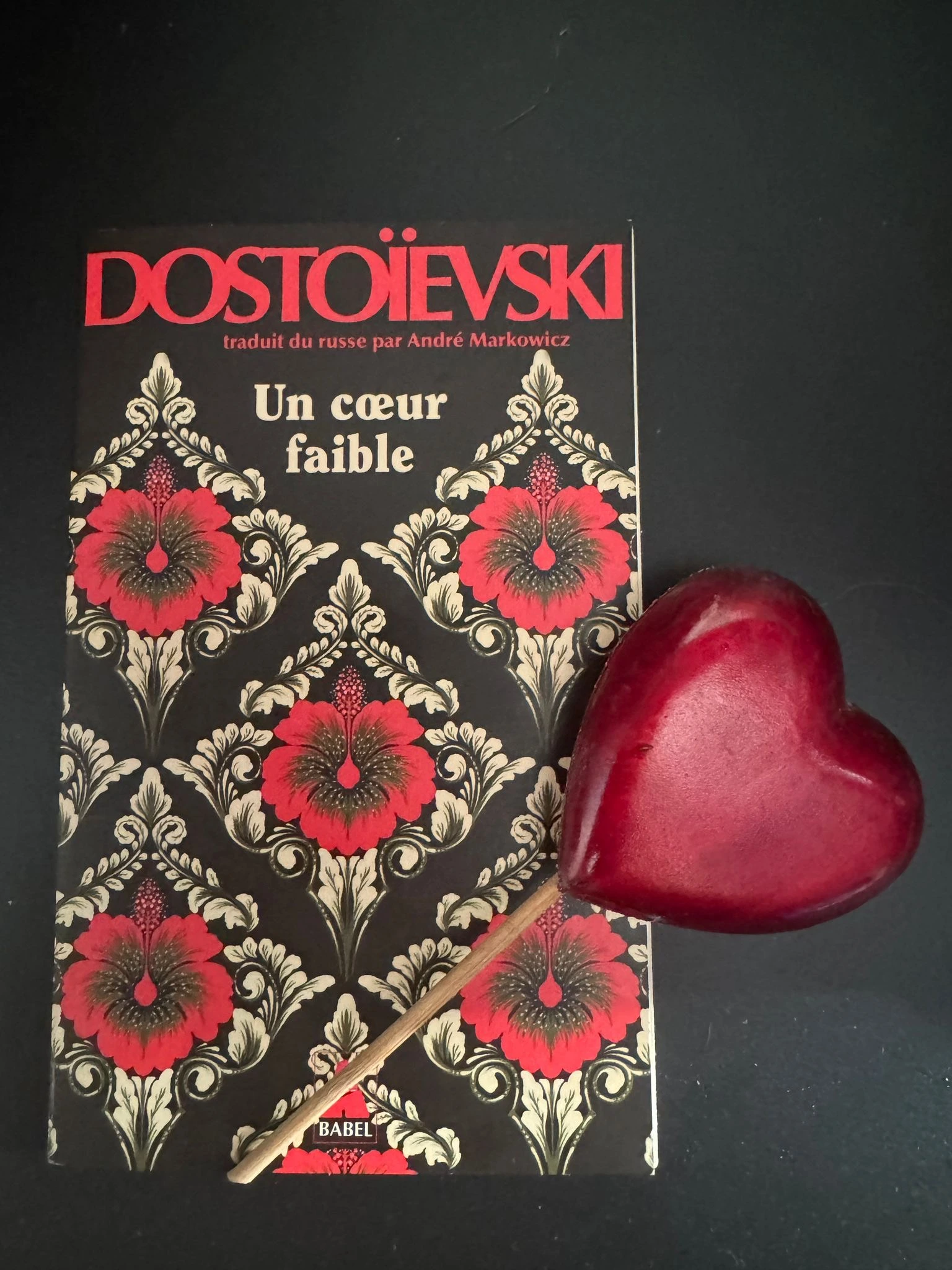 Couverture du livre Un cœur faible de Dostoïevski