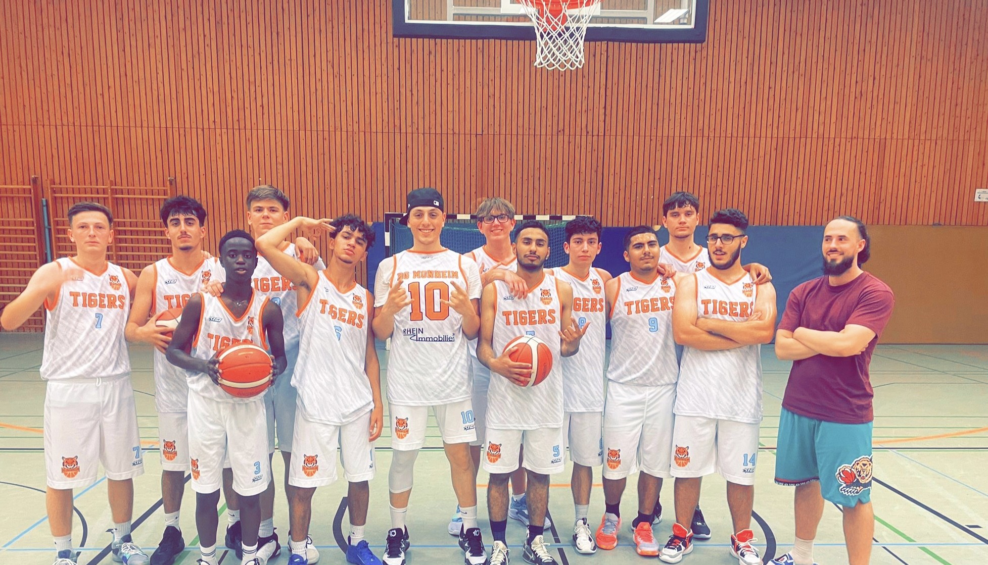 Teambild der U18-Mannschaft der BG Monheim