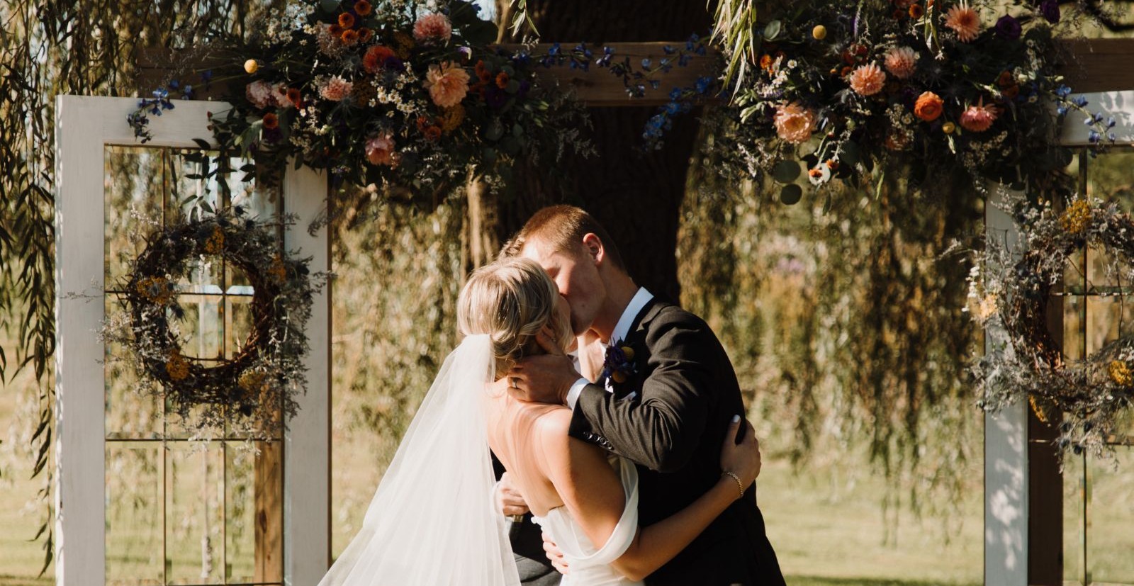 Aalto mobile app UI with two home listings and a title at the top saying 12 new matches