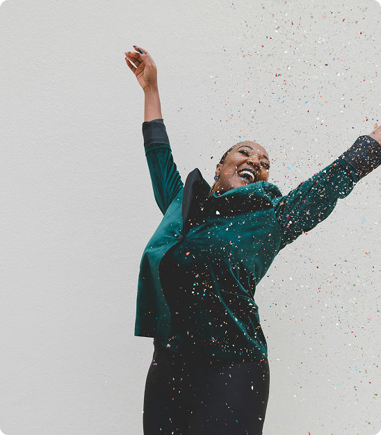 femme noire qui saute