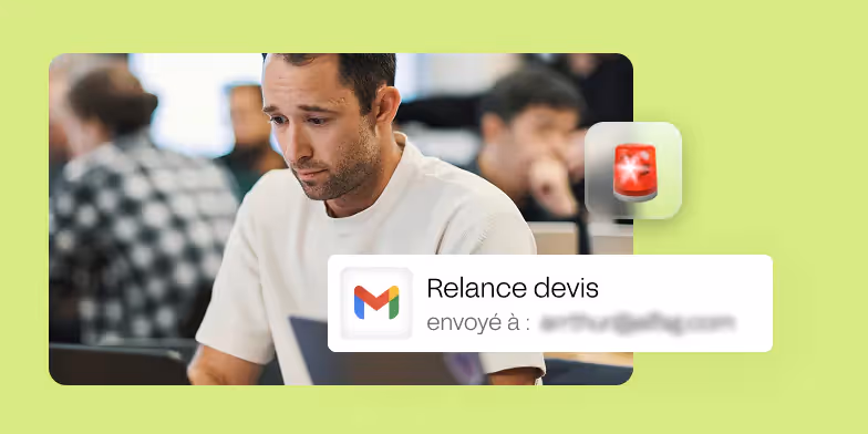 Homme bureau et mail de relance de devis