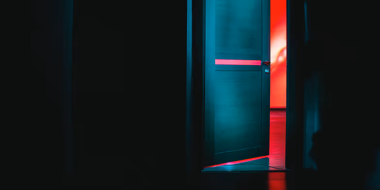 porte rouge fermée