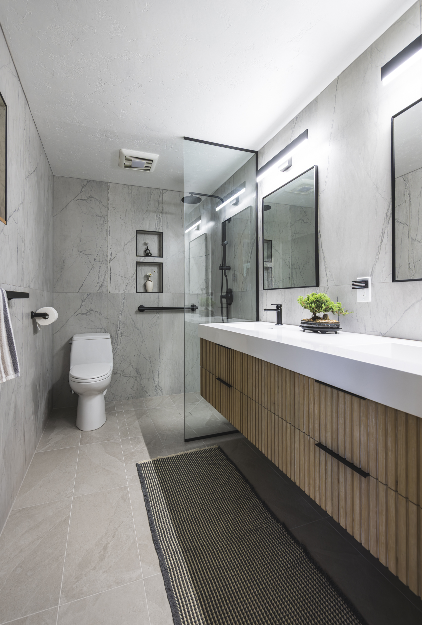 Modern Bathroom Renovation on River Wood Dr, SW Bend