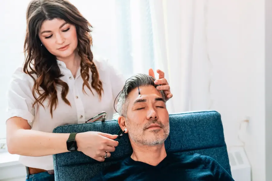 Neurofeedback session monitoring brain activity