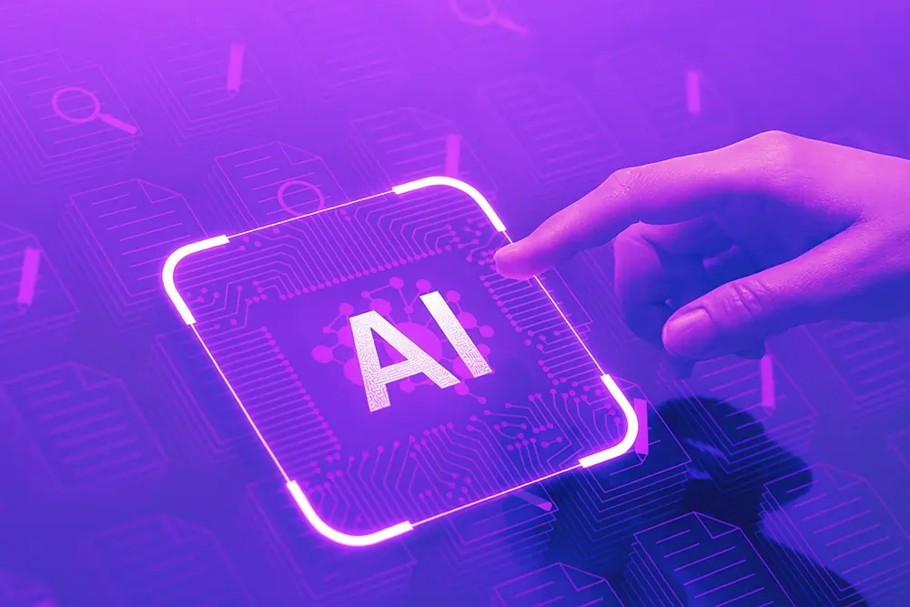 Hand wijst naar digitaal AI-icoon in paarse futuristische interface, symbool voor kunstmatige intelligentie en data-optimalisatie.