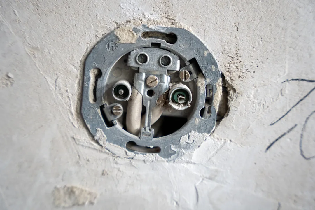 Don’t Get Zapped Your Step-by-Step Guide to Safe Outlet Installation