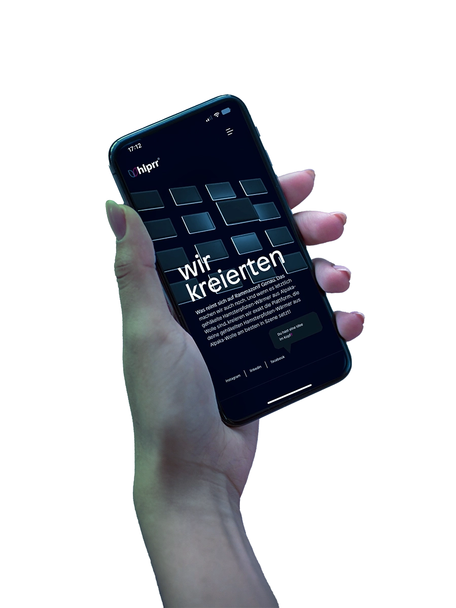 Hand hält Handy mit Mockup in Screen