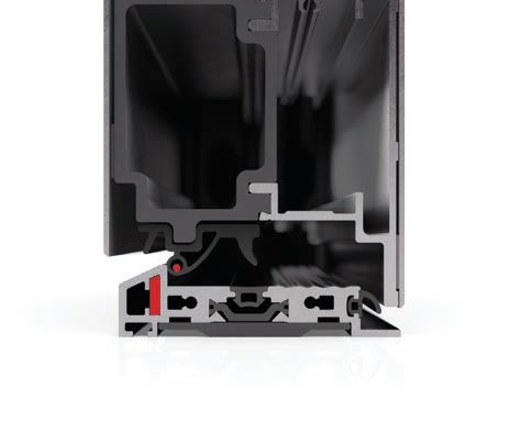 Secțiune prin pragul ușii cu etanșarea Magnet WeatherSeal