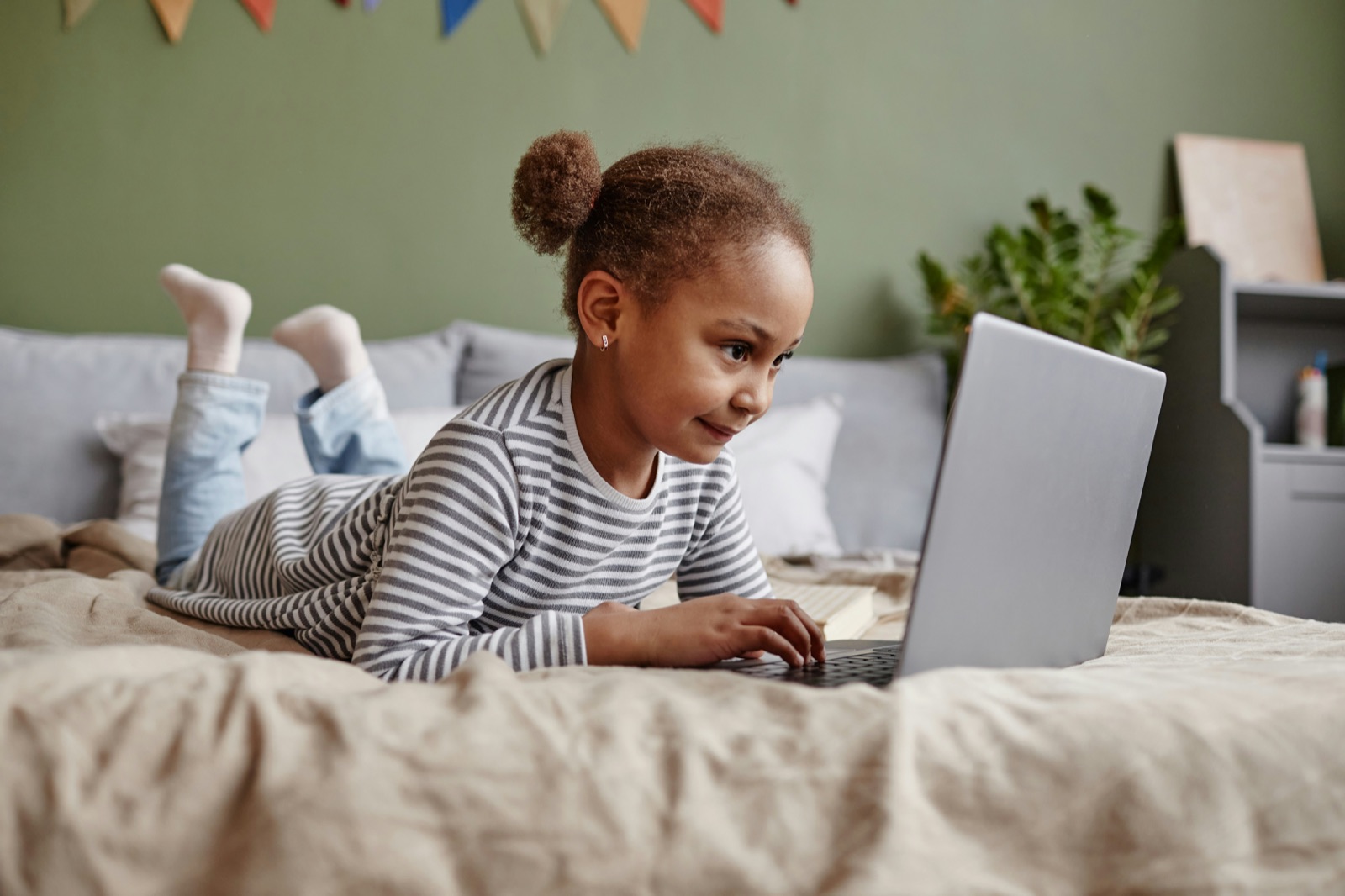 Online School and Screen Time: What Parents Should Know