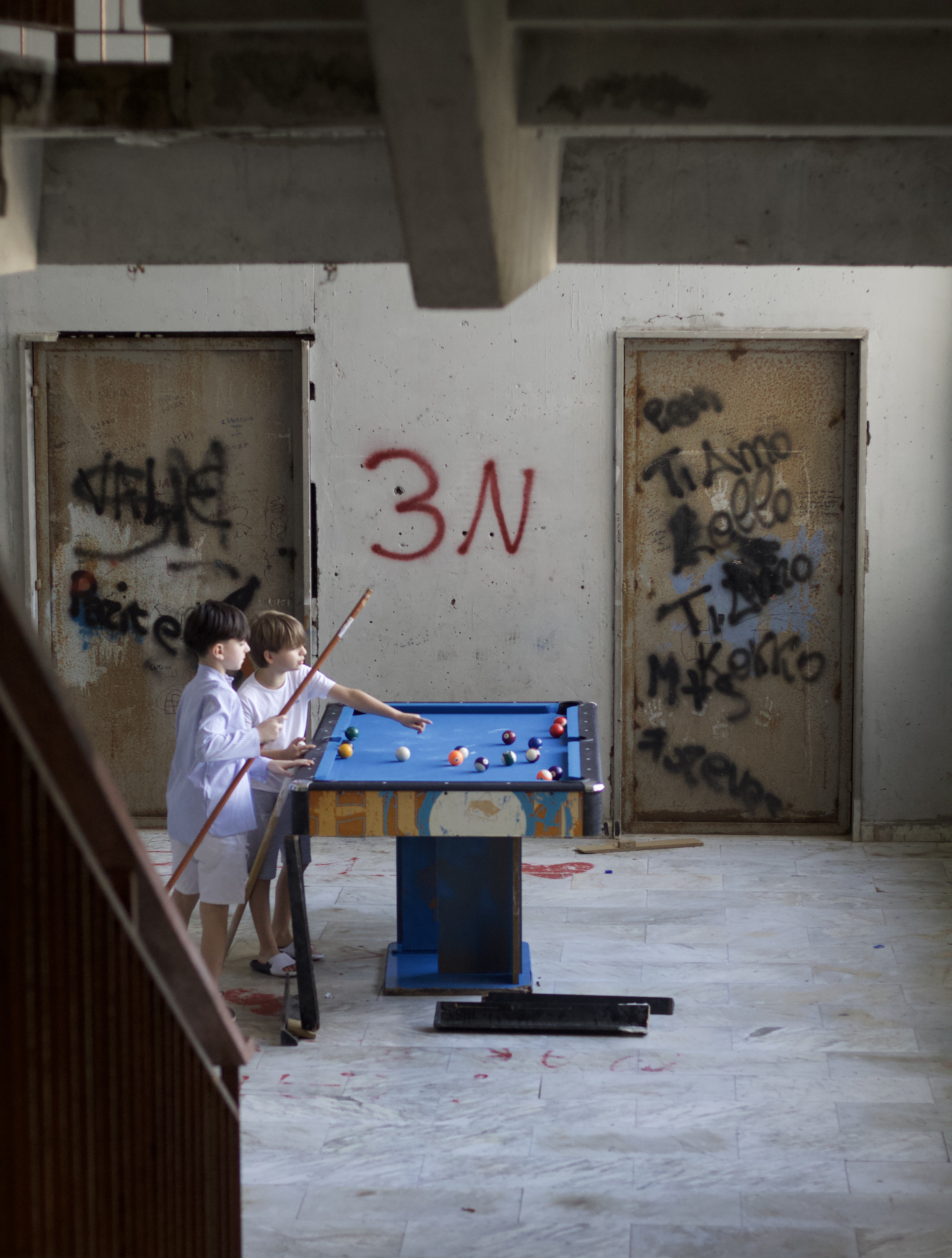 Photographie de Prisca Merlin. Enfants qui jouent.