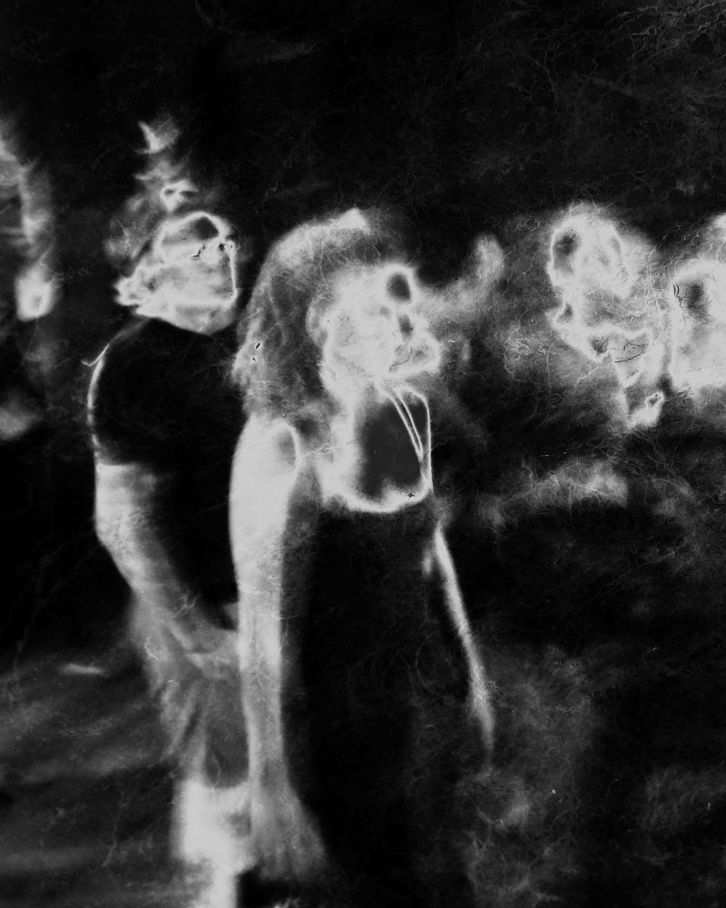 Photographie de polisses. Tatiana Matillat. Visages déformés.