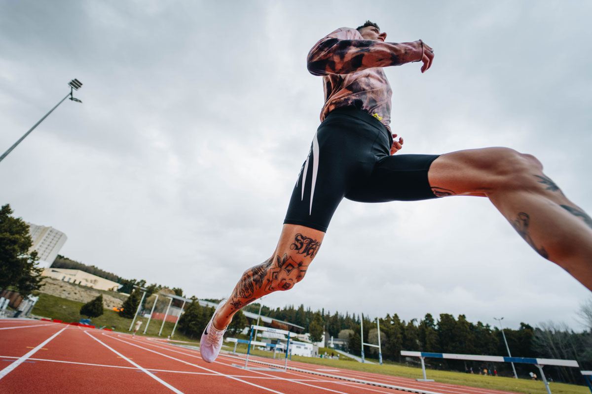 Photographie de Quentin Joly. Coureur sur piste d'athlétisme.