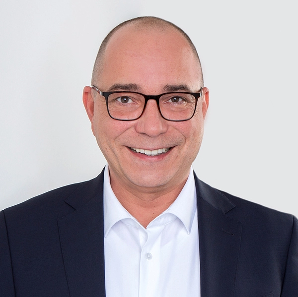 Portrait of Dr. Sebastian Schmidt-Kaehler