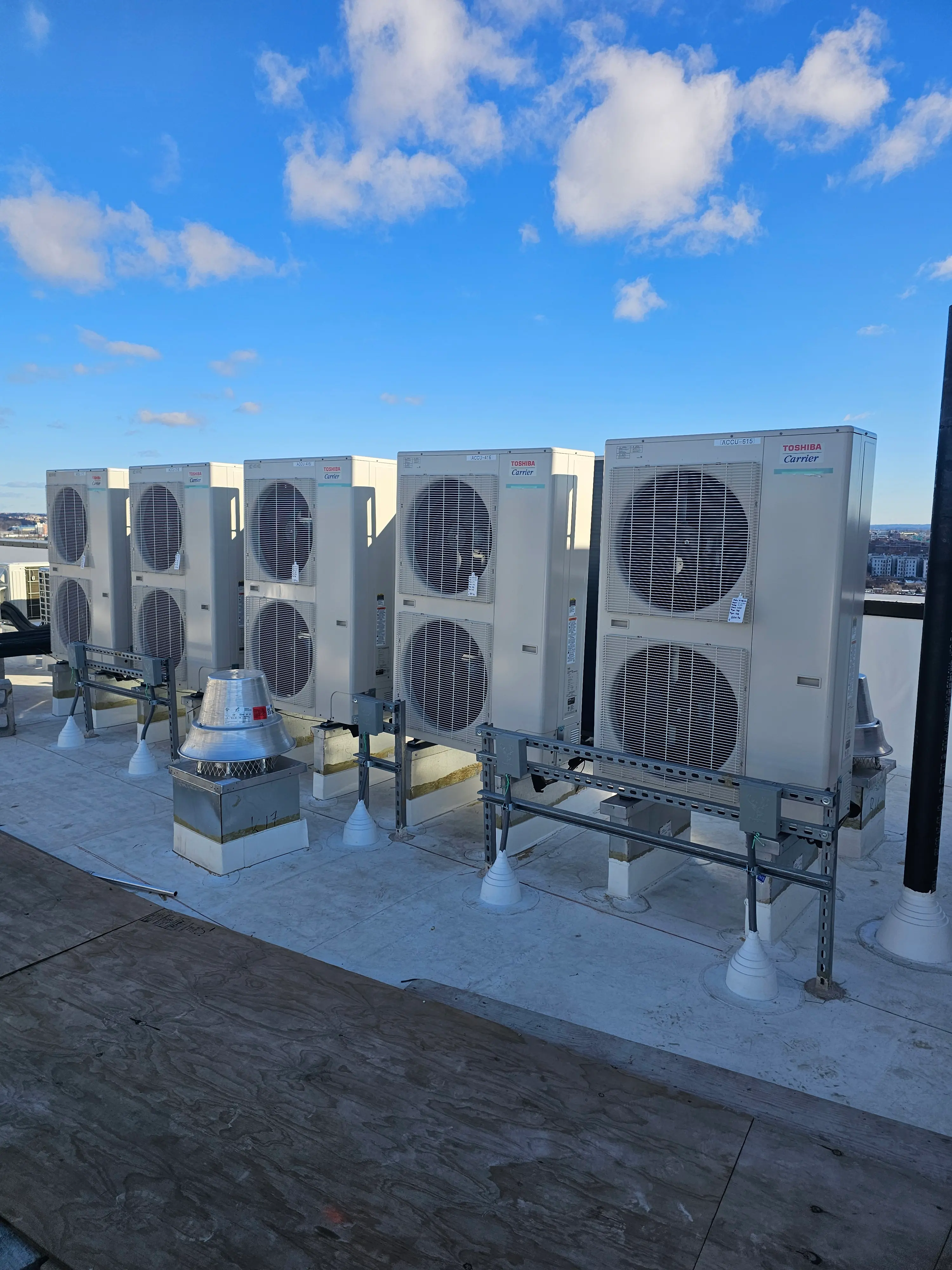 Rooftop HVAC system installation in Whitlock, Bronx – VRF units lined in rows