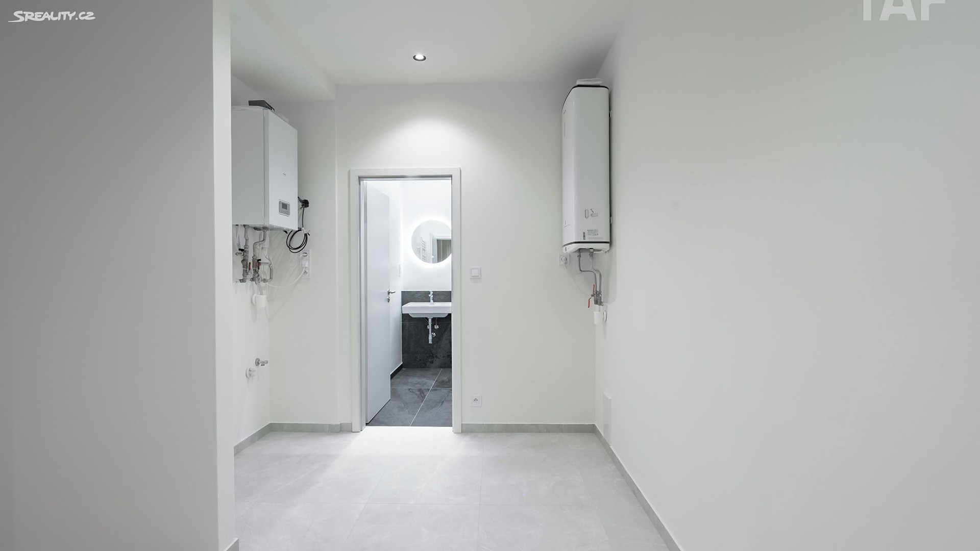 UKR9 - (899/005)