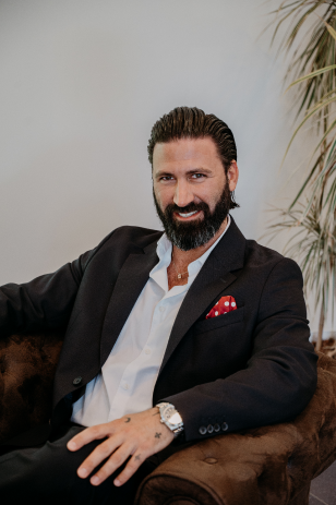 Bora notre Concierge Services Manager