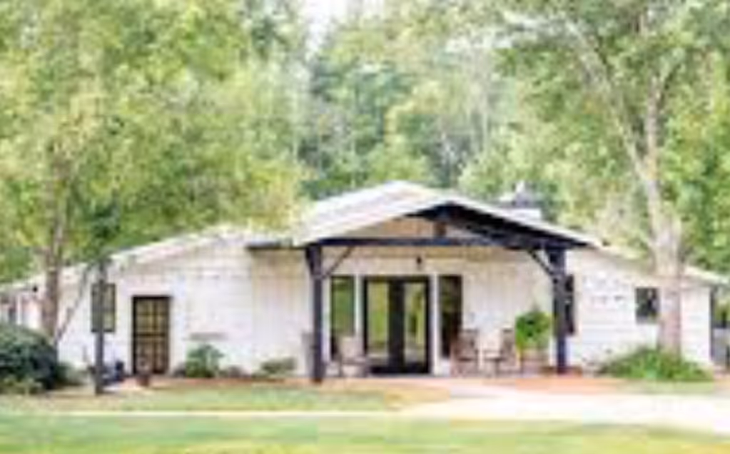 Willow Creek Farm—rustic venue for weddings with Exquisite Delites catering.