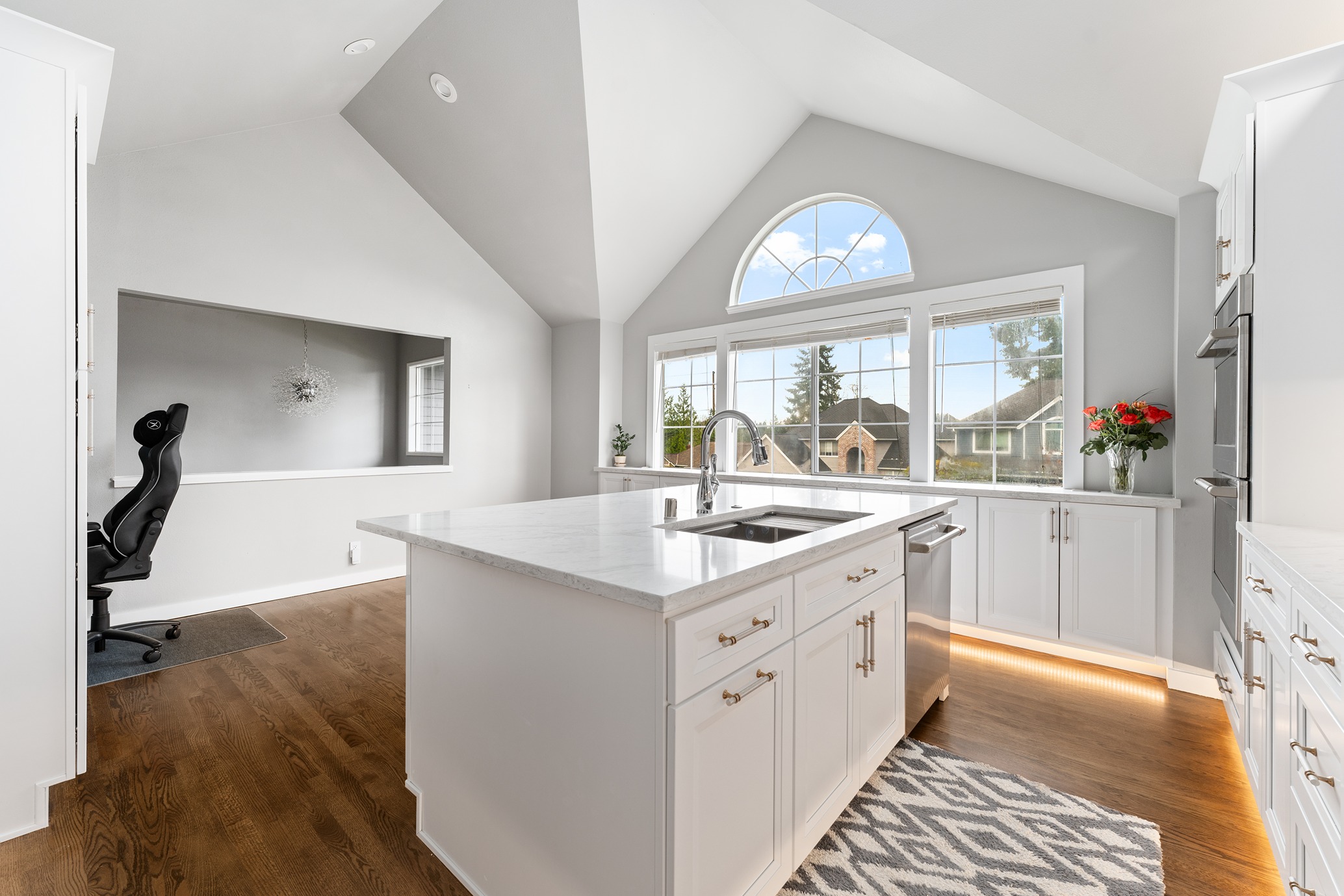 How We Opened Up and Modernized This Issaquah Kitchen