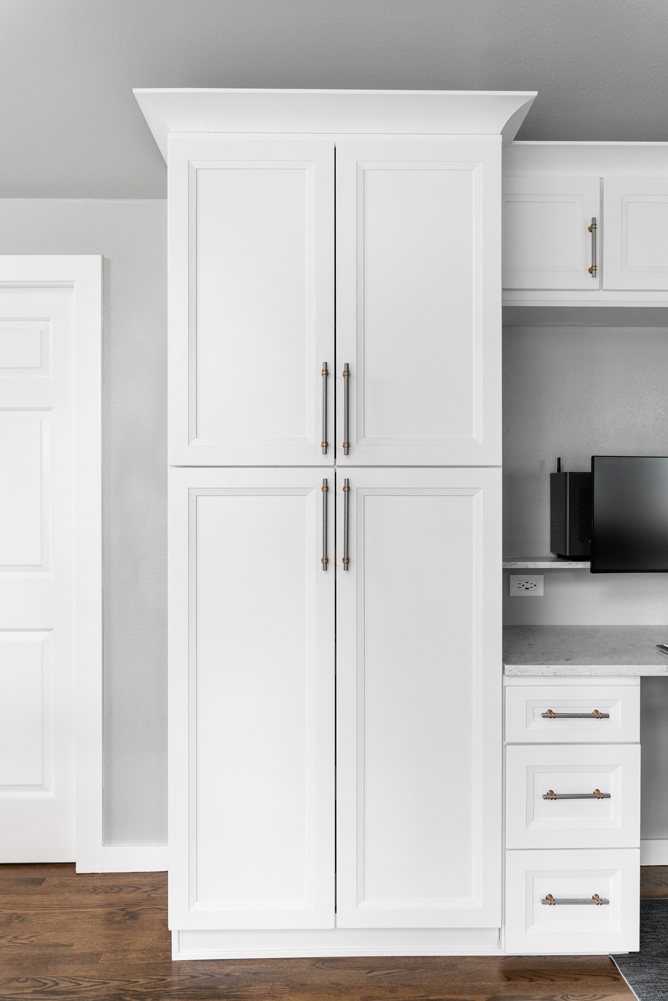 How We Opened Up and Modernized This Issaquah Kitchen