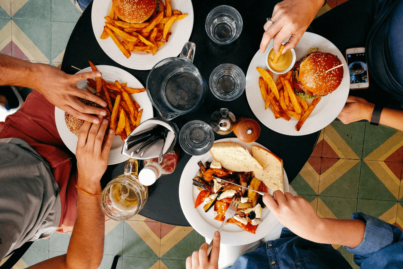 Online ordering for restaurants illustration