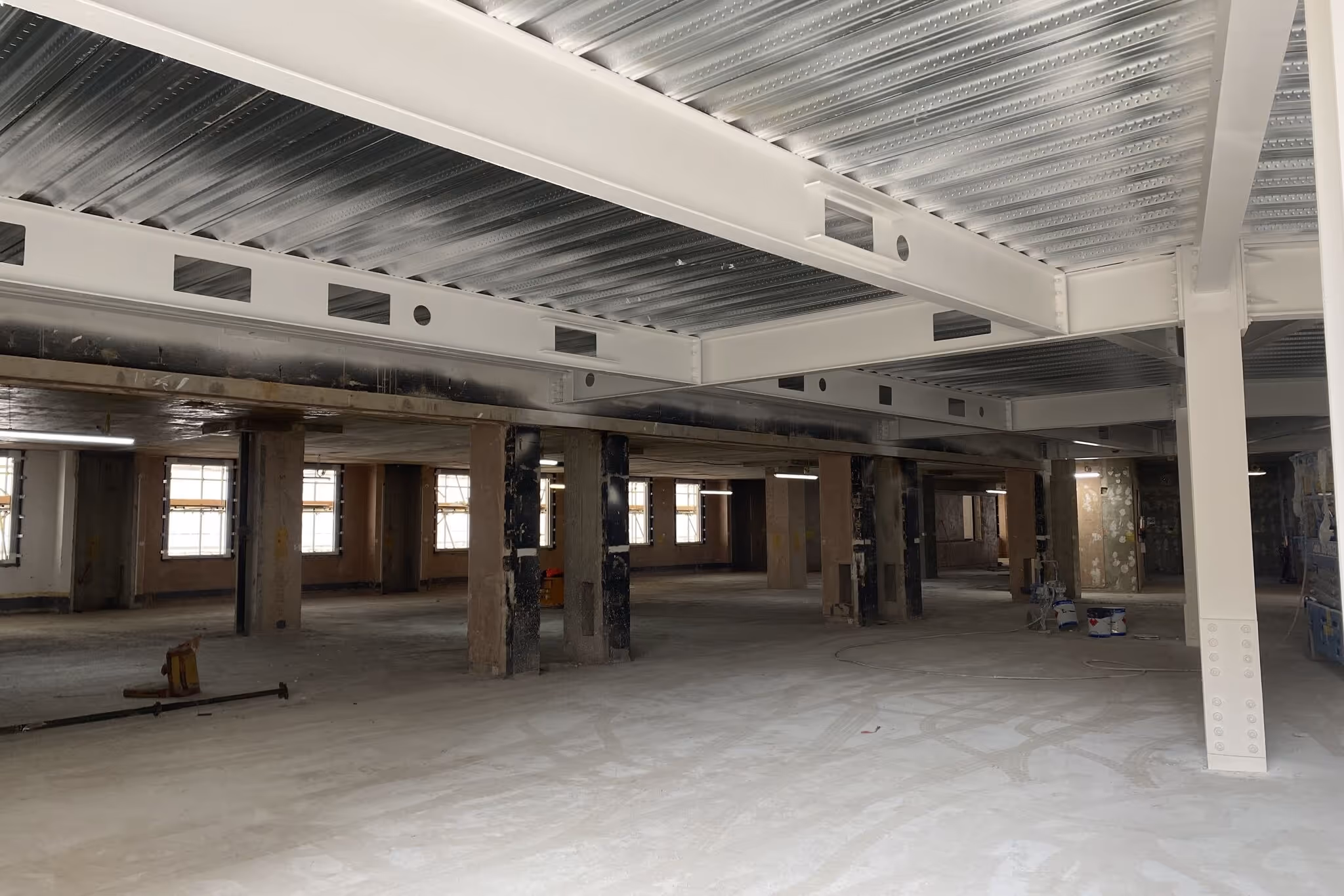 Intumescent paint on steel columns and beams