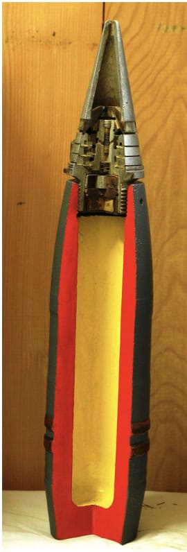 8 cm-es időzíthető gyújtóval szerelt légvédelmi repeszgránát metszete