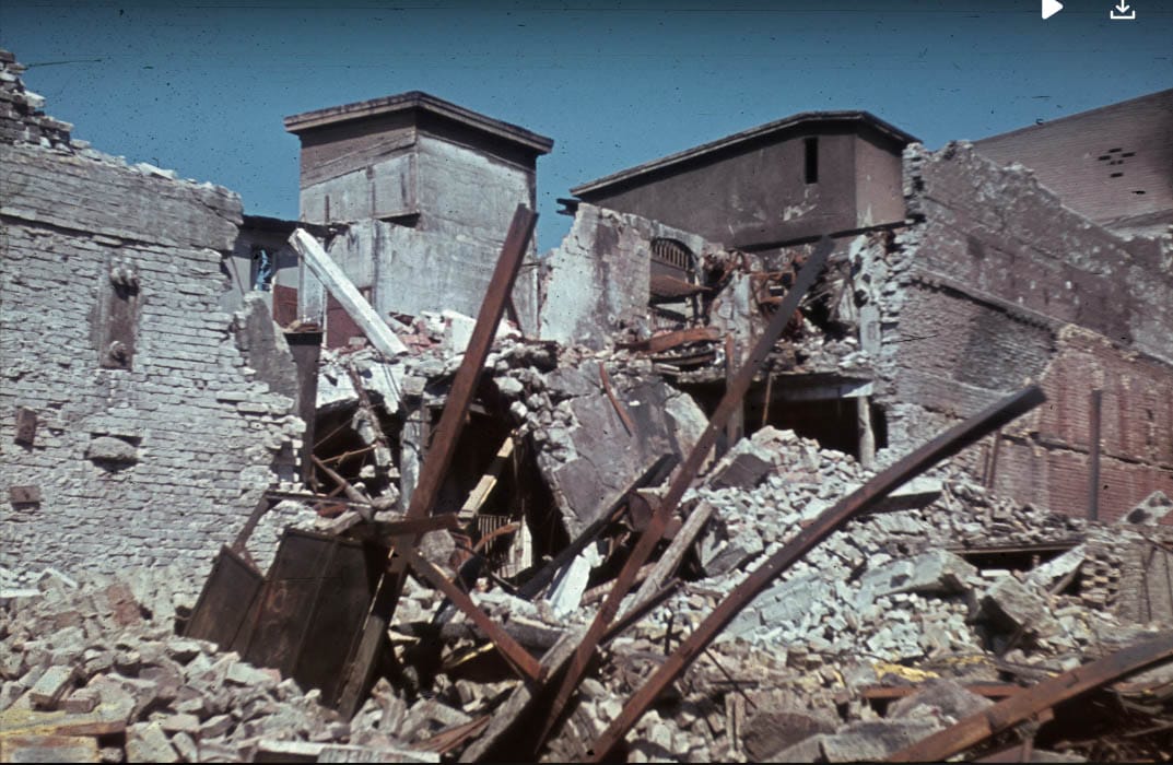 Soroksári úti gyártelep a bombatámadás után (Fortepan/Schermann Ákos)