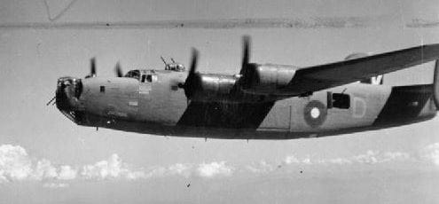 Brit felségjelzésű B-24 Mk VI típusú négymotoros nehézbombázó (Wikimedia Commons)