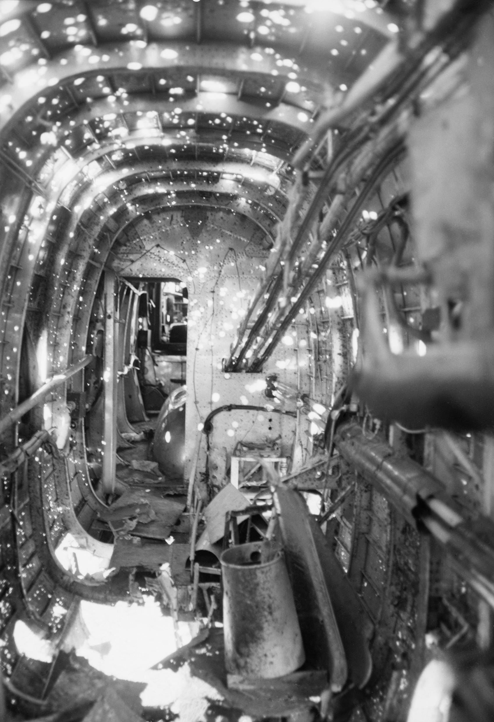 A brit 614. bombázószázad egyik szitává lyuggatott Halifax II négymotoros nehézbombombázója (Wikimedia Commons)