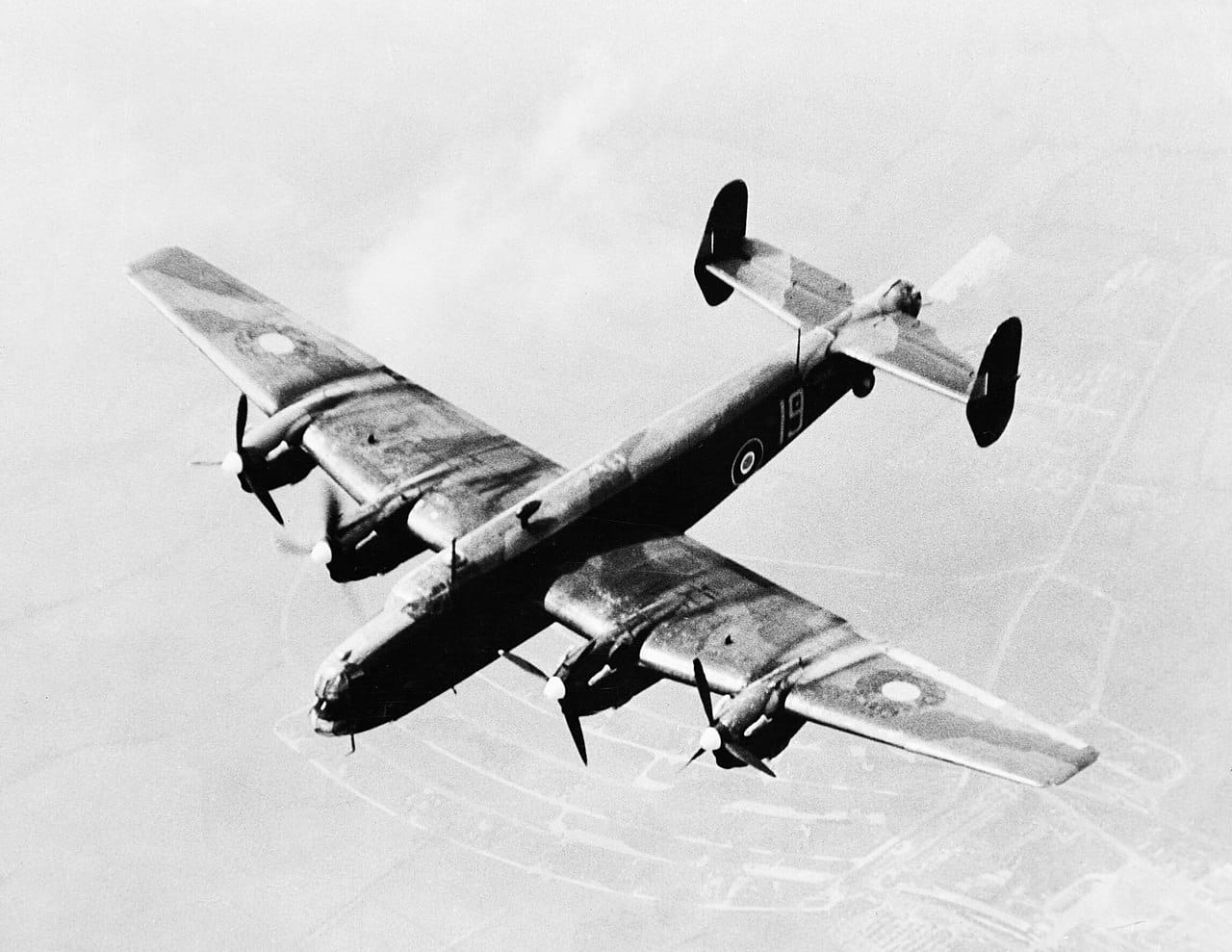 Brit Halifax II négymotoros nehézbombázó (Wikimedia Commons)