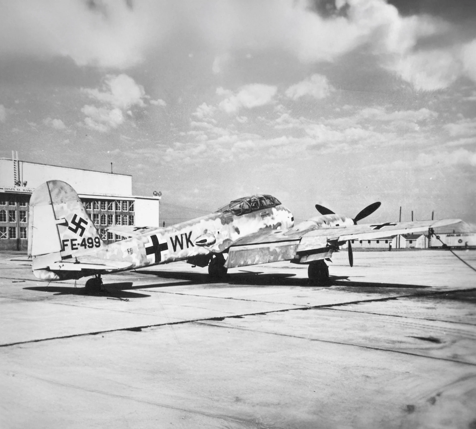 Német Me-410 kétüléses nehéz vadászrepülő és gyorsbombázó (Wikimedia Commons)