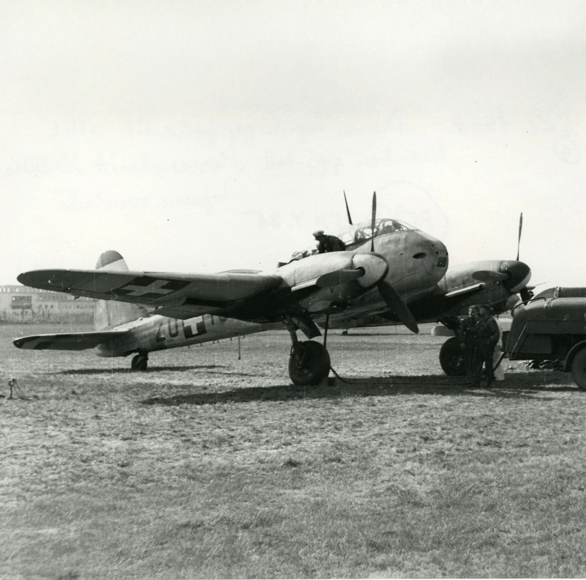 Magyar felségjelzésű Me-210 kétüléses nehéz vadászrepülő és gyorsbombázó (HTM)