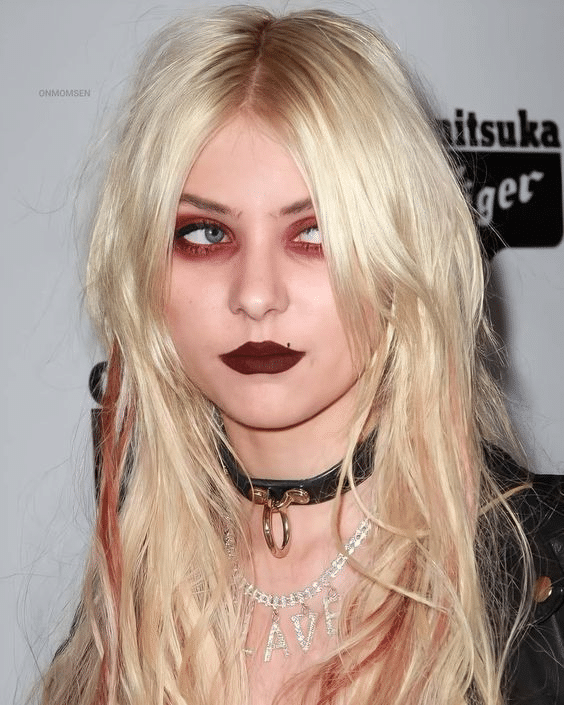  taylor momsen profile picture