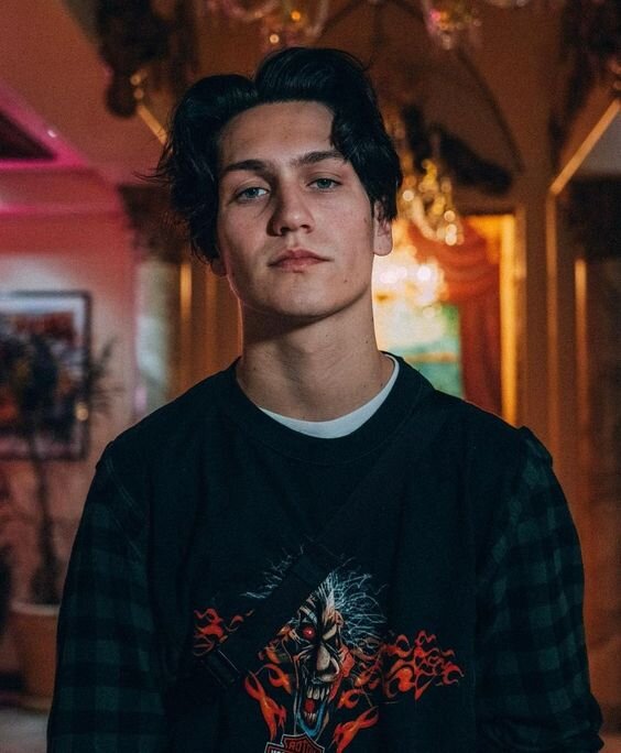 Chase Hudson with e-boy look