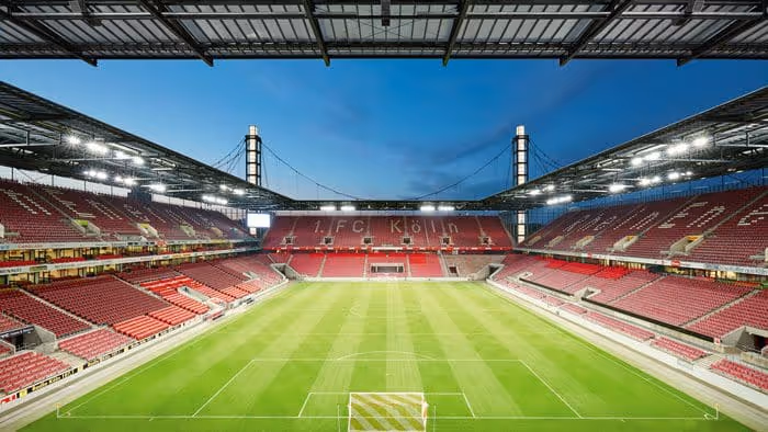 Flutlichtanlage RheinEnergieSTADION