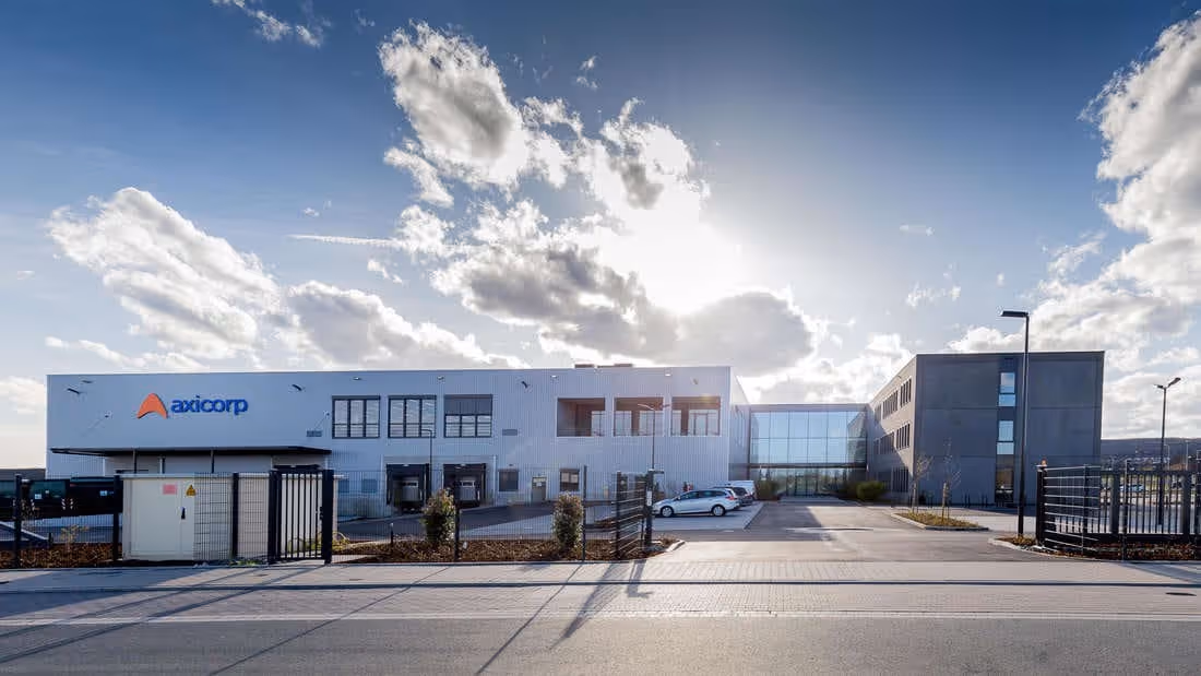 Neubau Firma Axicorp