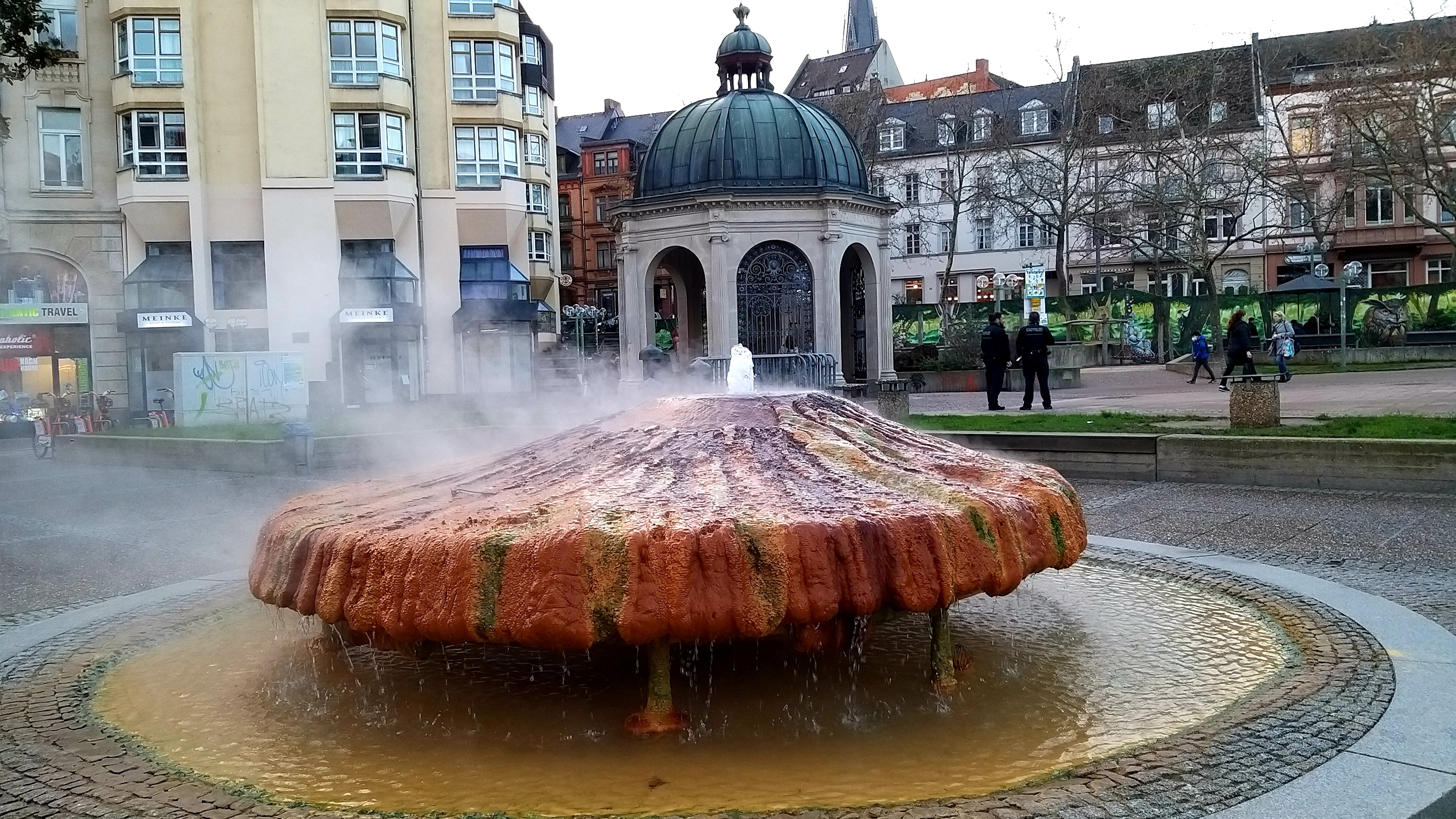 Entdecken Sie die Highlights von Wiesbaden auf einer privaten Stadtführung. Erleben Sie Kurhaus, Spielcasino und die heißen Quellen mit Ihrem persönlichen Guide. Jetzt buchen!