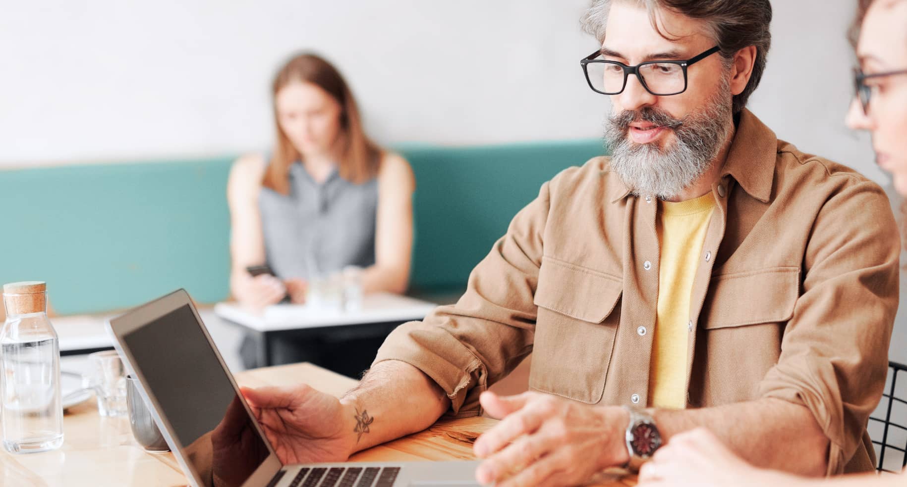 How to save money - 8 simple ways to start saving money every month