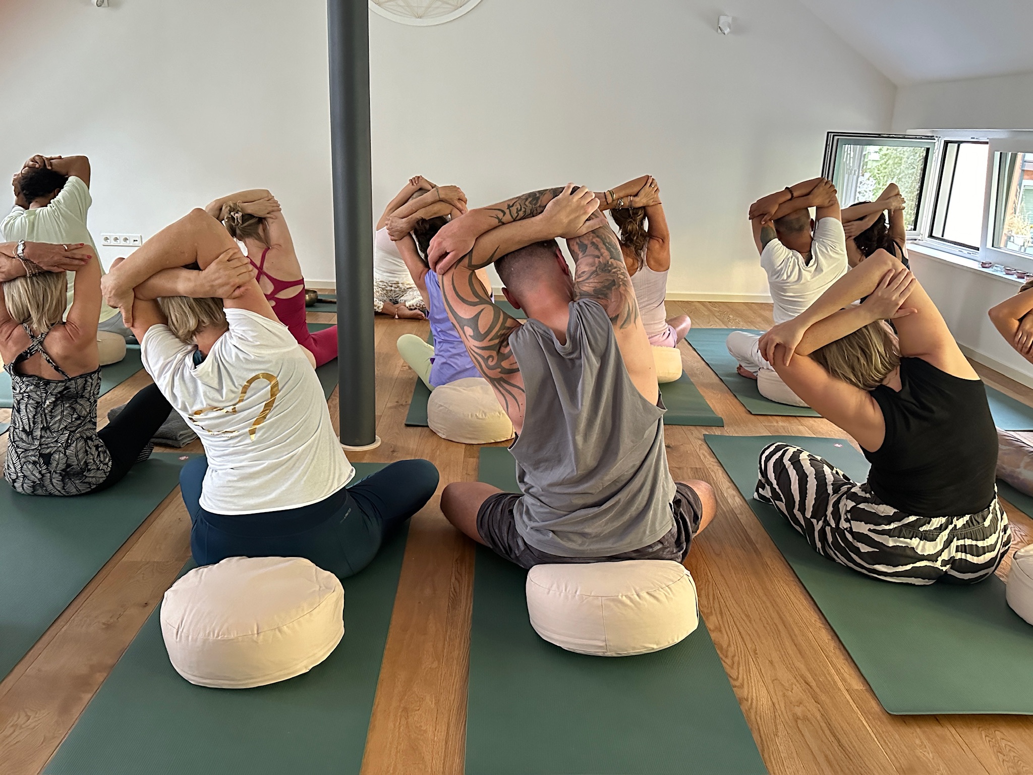Hatha Yoga Stress Release mit Maria
