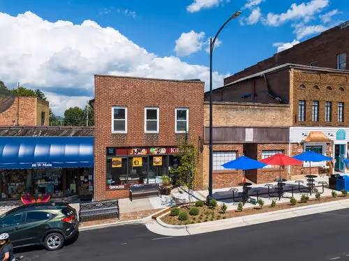 52 W Main St