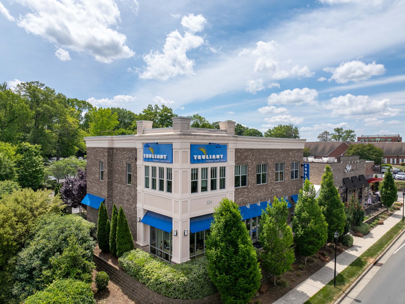 324 N Trade St