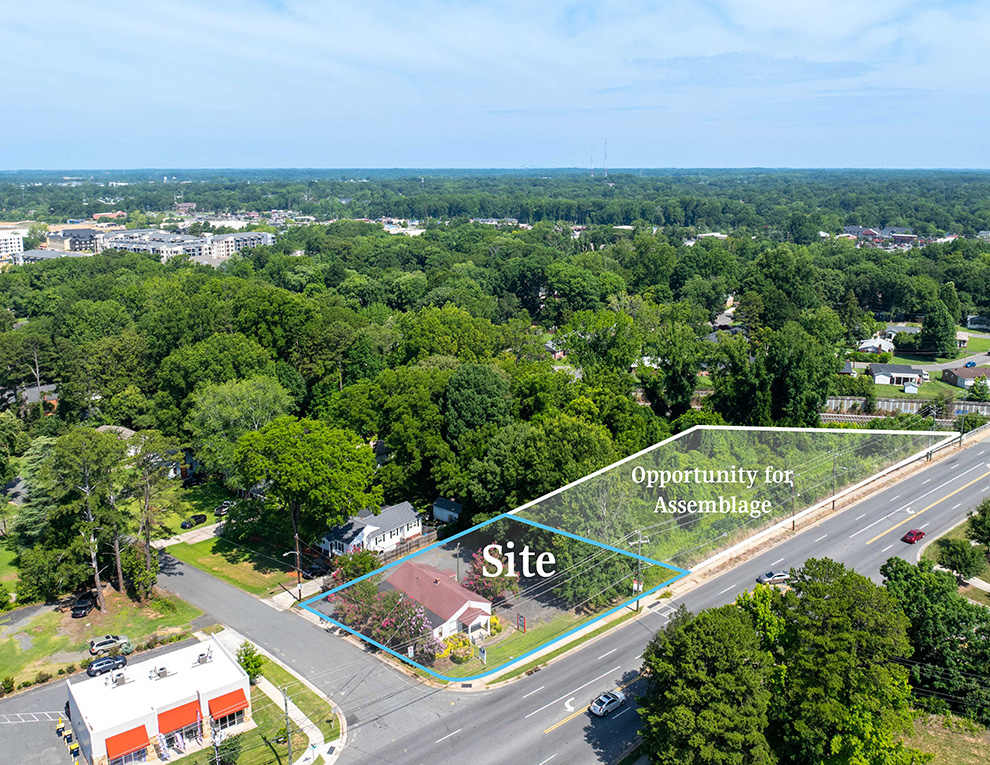 438 Eastway Dr