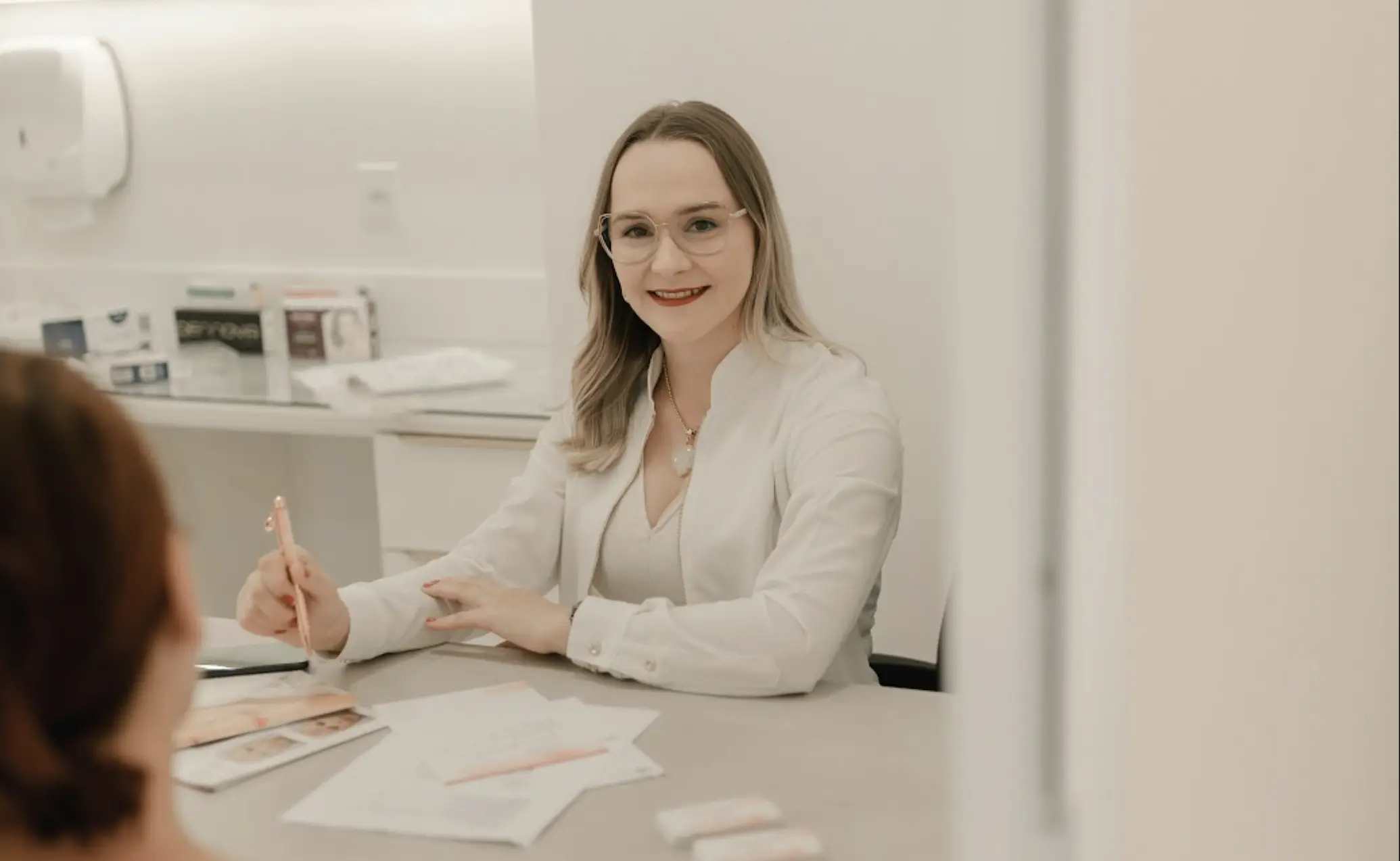 genetic counselor discussing results