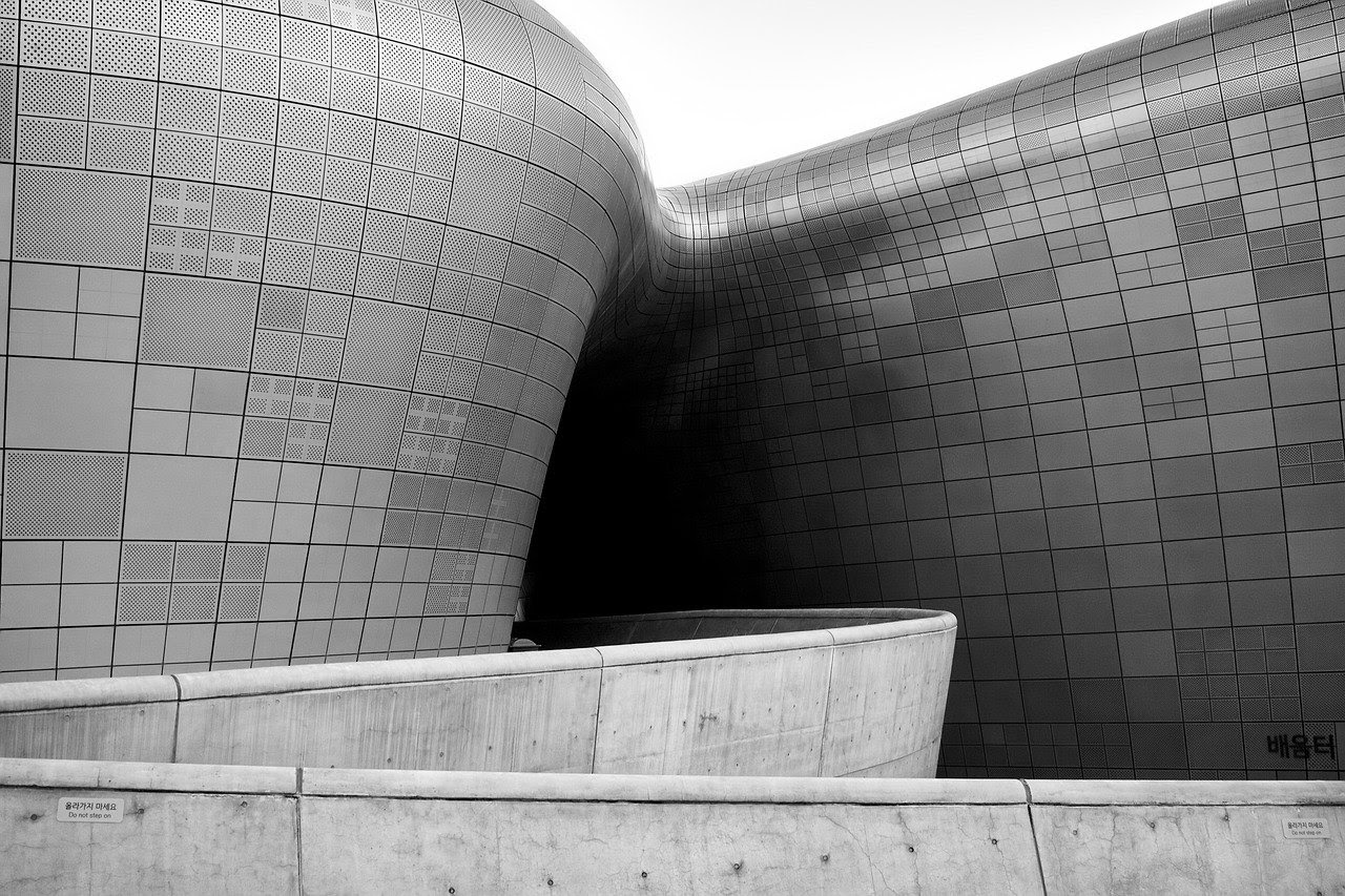 Curving steel architecture from Korea by Zaha Hadid