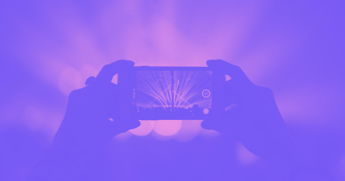 How to add background video in HTML: Tips and free examples