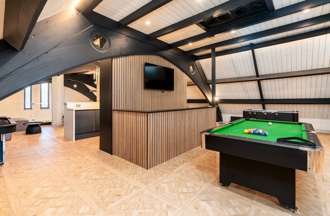 image of open office lobby (for an accountant & cpa firm)